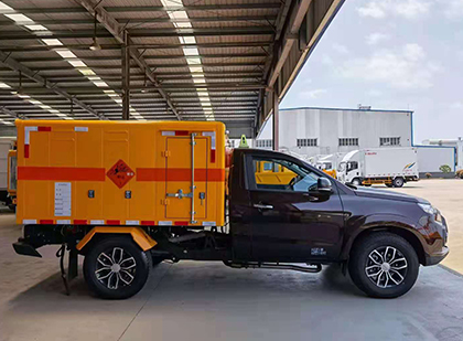 陈场镇爆破器材运输车