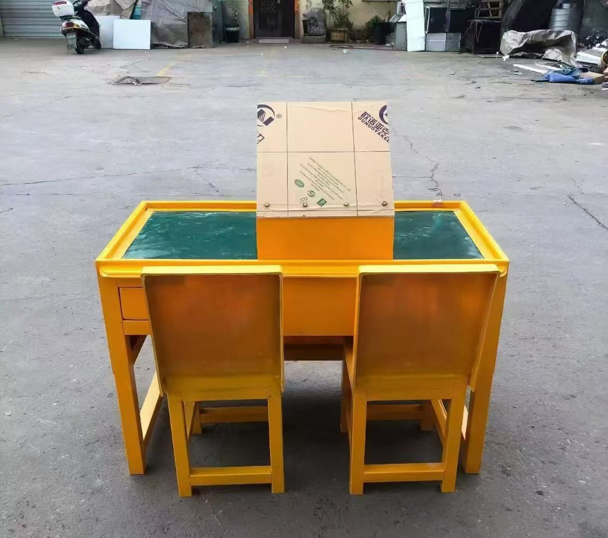 陈场镇防静电导通桌井下煤矿火工品发放桌：危险品流转的安全守护者